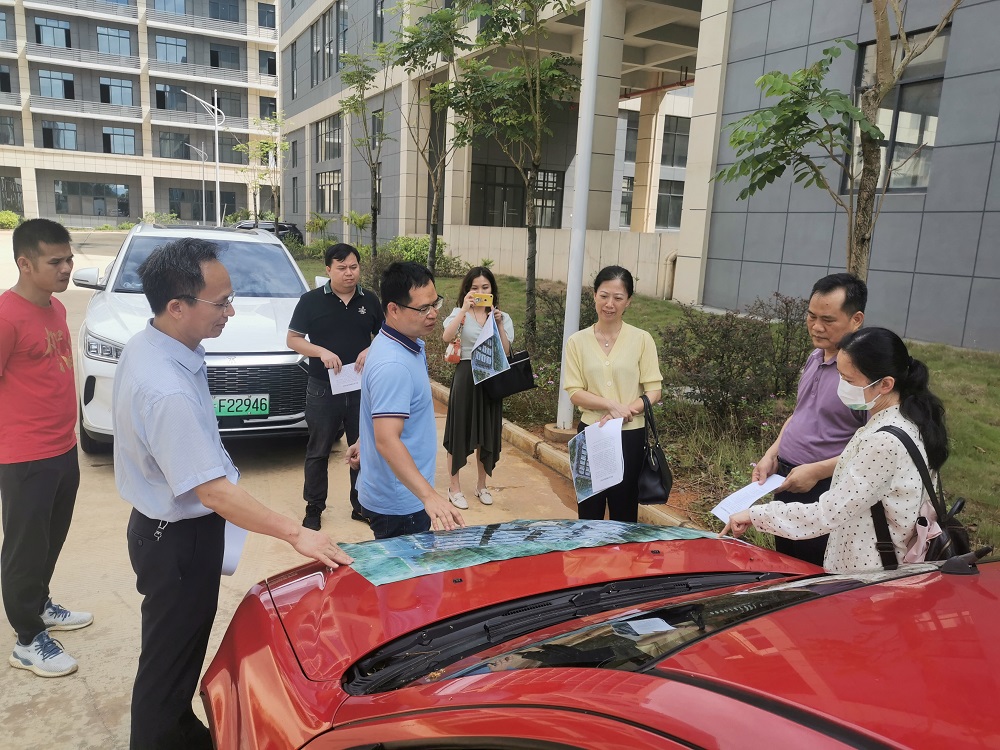 1687147704199948.jpg 自治区财政厅莅临中泰产业园实地查图2.jpg
