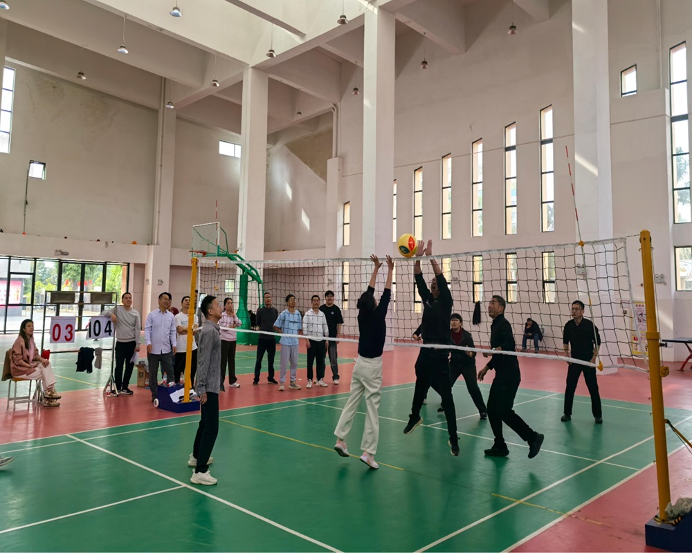 1738900098139908.jpg 图3 气排球比赛现场.jpg